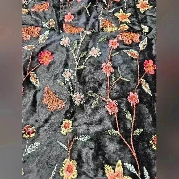 Club London Womens Size 4 Black Velvet and Stitched Floral Design Dress NWT - Picture 6 of 12